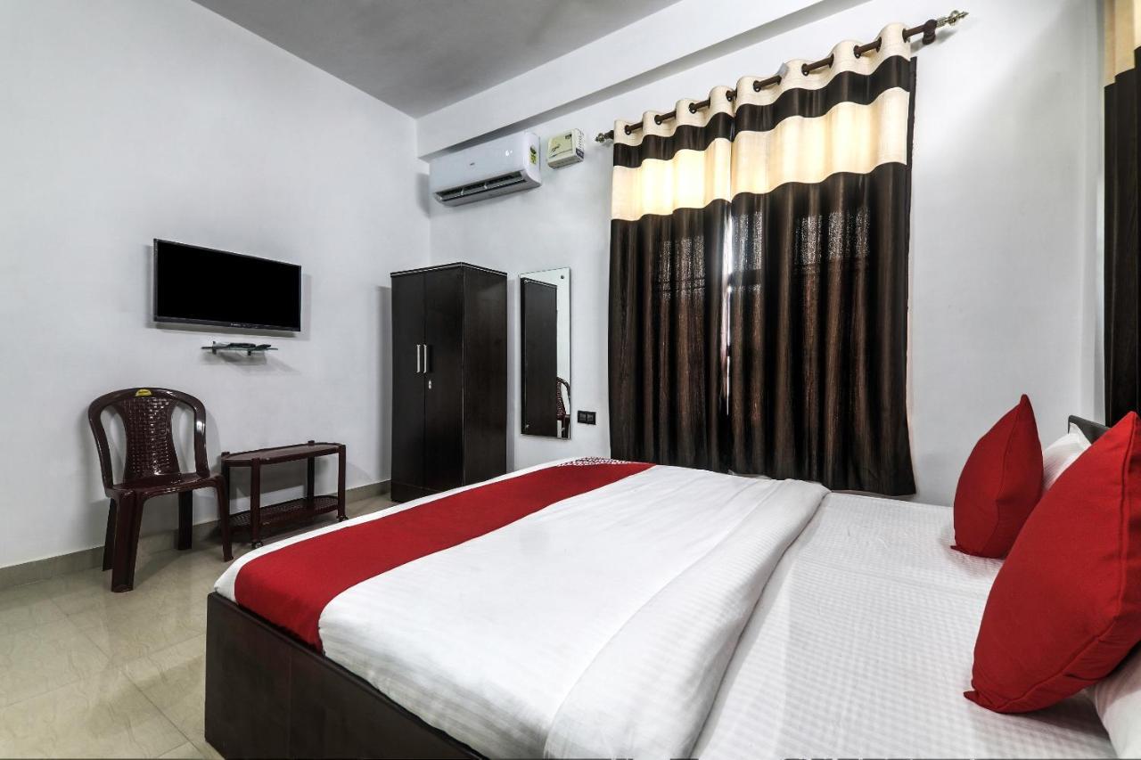 Oyo 13927 Green View Guest House Dispur Exterior photo
